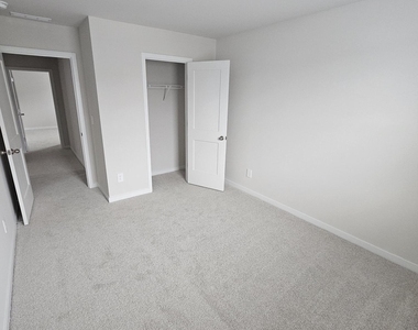 524 Southland Drive - Photo Thumbnail 12