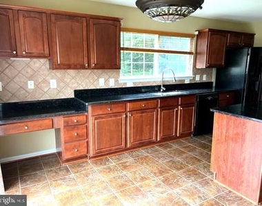 6 Fletcher Drive - Photo Thumbnail 4