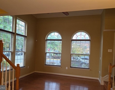 6277 Woodruff Springs Way - Photo Thumbnail 5