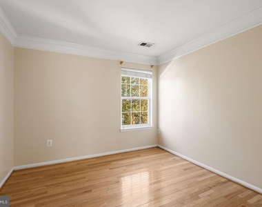 13835 Rosewood Drive - Photo Thumbnail 16