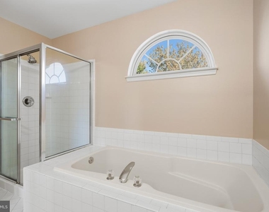 13835 Rosewood Drive - Photo Thumbnail 23