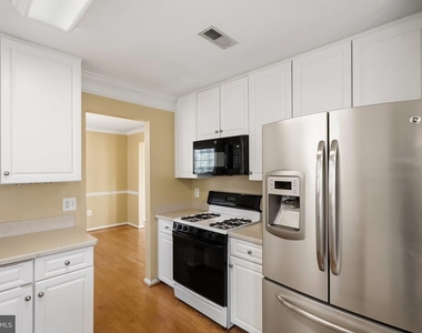 13835 Rosewood Drive - Photo Thumbnail 10