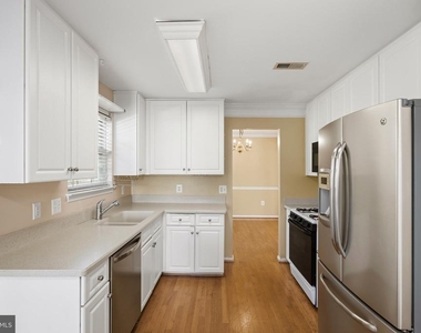 13835 Rosewood Drive - Photo Thumbnail 9