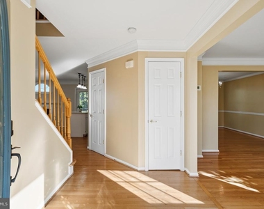 13835 Rosewood Drive - Photo Thumbnail 3