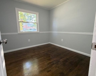 1904 Stafford Street - Photo Thumbnail 13