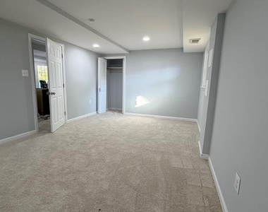 1904 Stafford Street - Photo Thumbnail 12