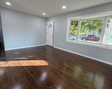 1904 Stafford Street - Photo Thumbnail 3