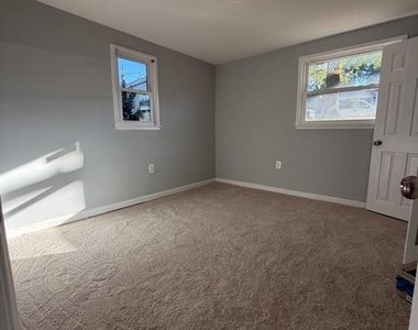 1904 Stafford Street - Photo Thumbnail 11
