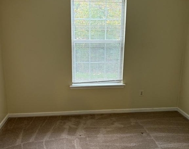 9436 Scarlet Oak Drive - Photo Thumbnail 6