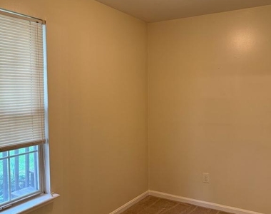 9436 Scarlet Oak Drive - Photo Thumbnail 12