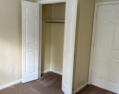 9436 Scarlet Oak Drive - Photo Thumbnail 7