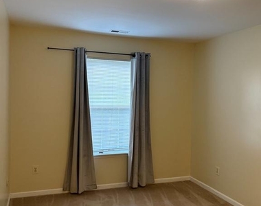 9436 Scarlet Oak Drive - Photo Thumbnail 8