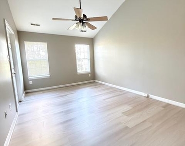 43046 Francis Square - Photo Thumbnail 31