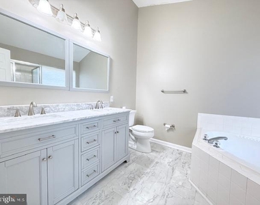 43046 Francis Square - Photo Thumbnail 27