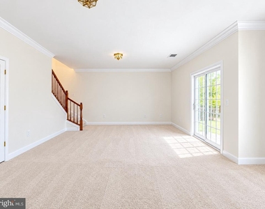 13677 Venturi Lane - Photo Thumbnail 12