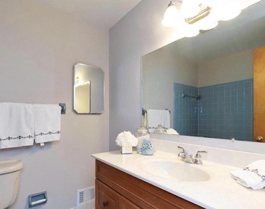 1606 Mary Ellen Court - Photo Thumbnail 22