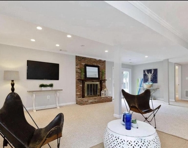 1606 Mary Ellen Court - Photo Thumbnail 32