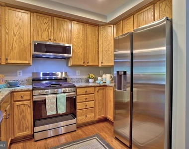 4633 Battenburg Lane - Photo Thumbnail 14