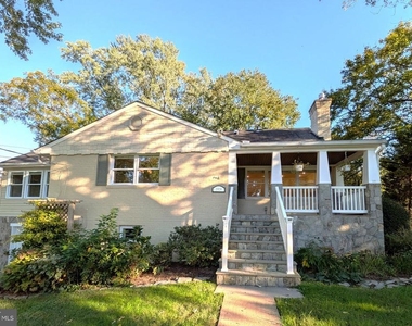 1919 Youngblood Street - Photo Thumbnail 2