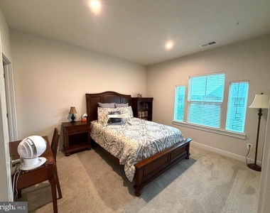 14558 George Carter Way - Photo Thumbnail 12