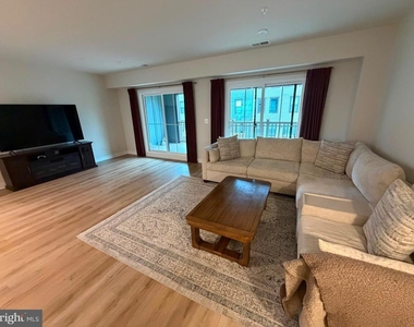 14558 George Carter Way - Photo Thumbnail 4