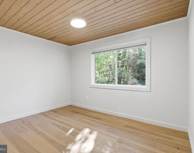 11216 S Shore Road - Photo Thumbnail 16