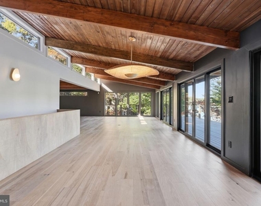 11216 S Shore Road - Photo Thumbnail 8