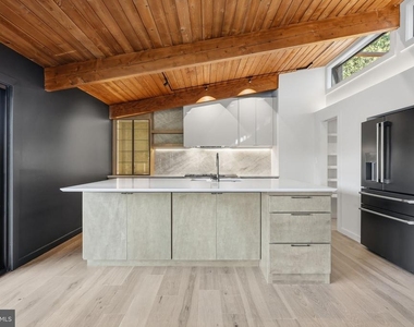11216 S Shore Road - Photo Thumbnail 4