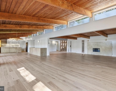 11216 S Shore Road - Photo Thumbnail 12