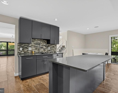 11322 Dockside Circle - Photo Thumbnail 14