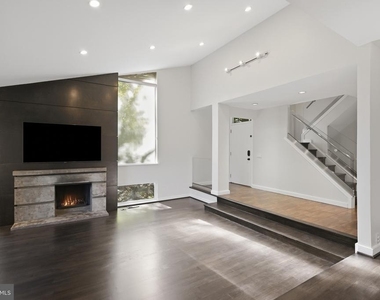 11322 Dockside Circle - Photo Thumbnail 16