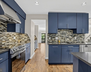11322 Dockside Circle - Photo Thumbnail 13