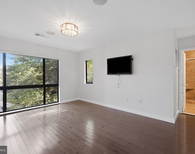 11322 Dockside Circle - Photo Thumbnail 23