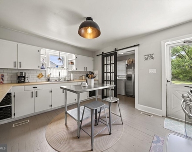 126 Ridgeway Street - Photo Thumbnail 7