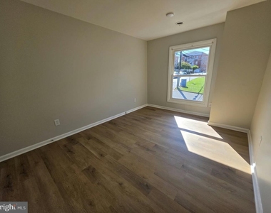 125 E Williams Street - Photo Thumbnail 12