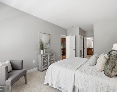 1800 Wilson Boulevard - Photo Thumbnail 9