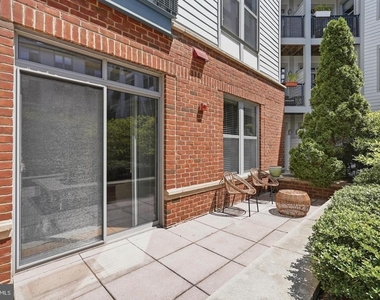 1800 Wilson Boulevard - Photo Thumbnail 12