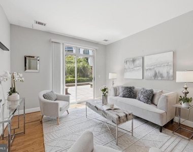 1800 Wilson Boulevard - Photo Thumbnail 1