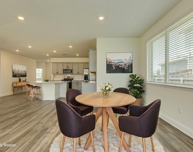 17813 Bassano Ave - Photo Thumbnail 4