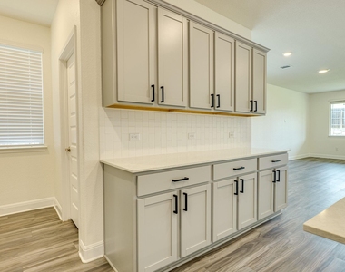 17813 Bassano Ave - Photo Thumbnail 22