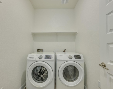 17813 Bassano Ave - Photo Thumbnail 23
