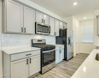 17813 Bassano Ave - Photo Thumbnail 21