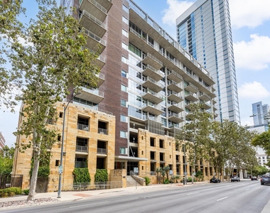 800 W 5th St - Photo Thumbnail 1