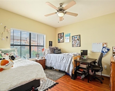 2505 San Gabriel St - Photo Thumbnail 6