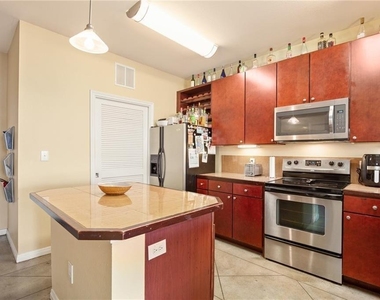 2505 San Gabriel St - Photo Thumbnail 2