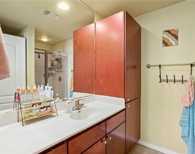 2505 San Gabriel St - Photo Thumbnail 9