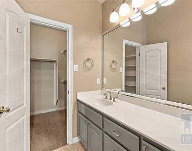 501 Rolling Green Dr - Photo Thumbnail 18