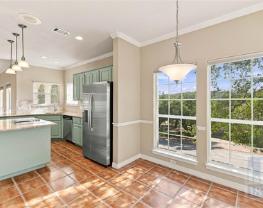 501 Rolling Green Dr - Photo Thumbnail 14