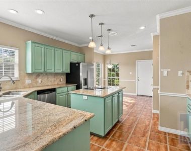 501 Rolling Green Dr - Photo Thumbnail 11