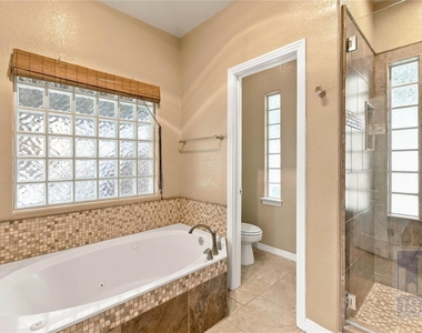 501 Rolling Green Dr - Photo Thumbnail 21